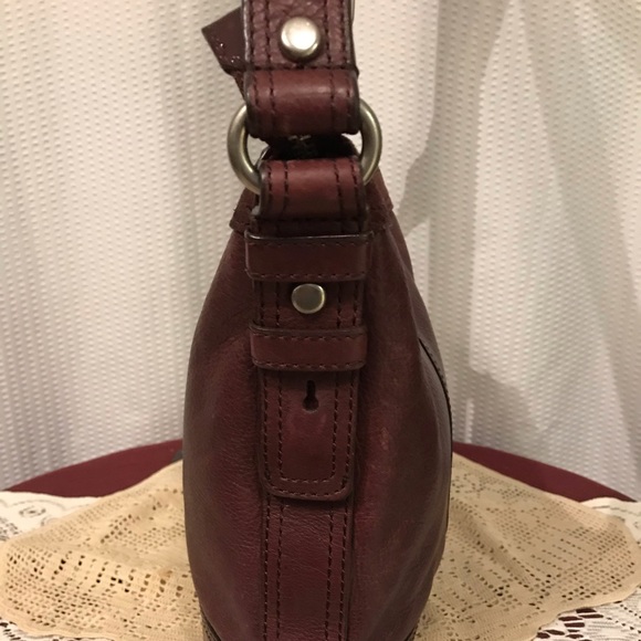 Fossil - Burgundy Leather Cross Body Bucket Bag - Picture 5 of 8